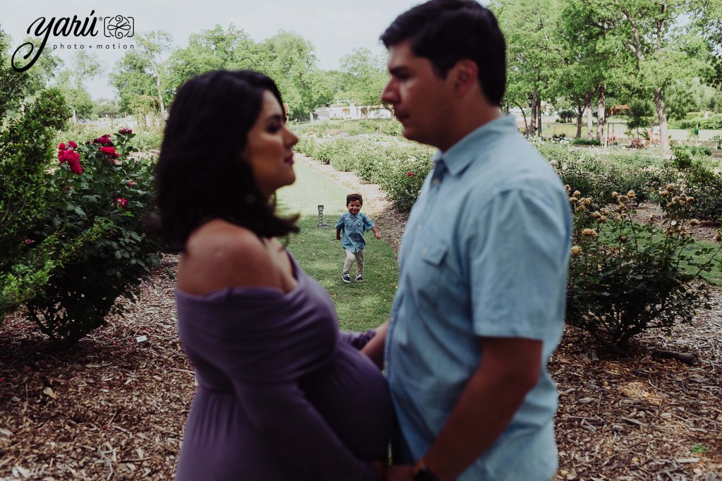 Mom_To_Be_The_Sawyers_The_Rose_Gardens_Of_Farmers_Branch_Yaru_Photo_Motion_R-138 copia