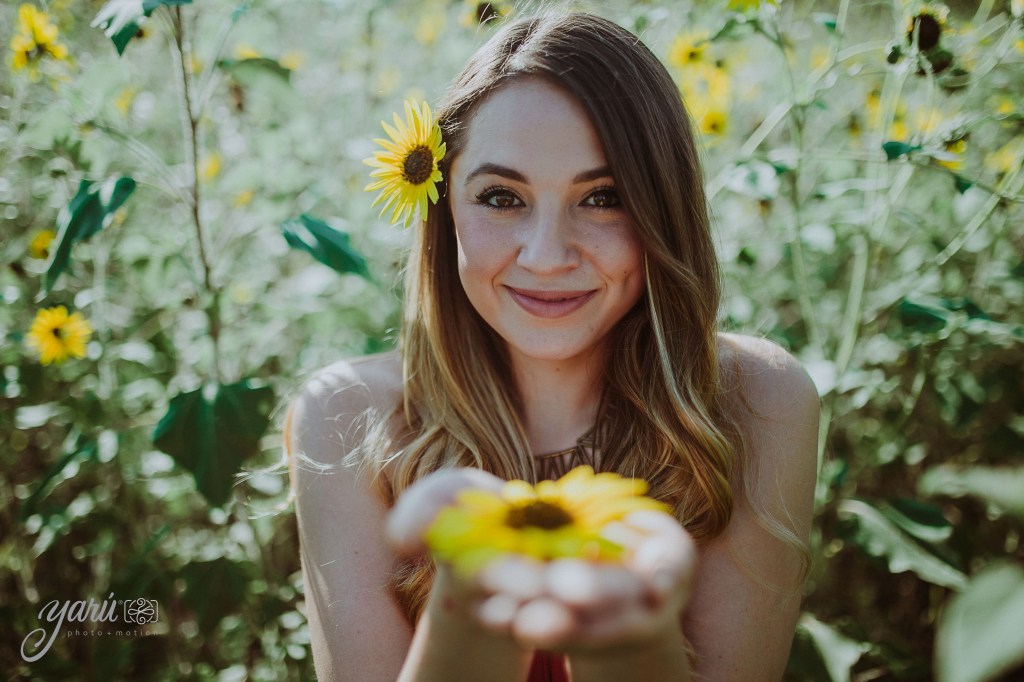 Photoshoot_Jessica_Sunflower_Field_Dallas_Texas_Yaruphotomotion_R-103
