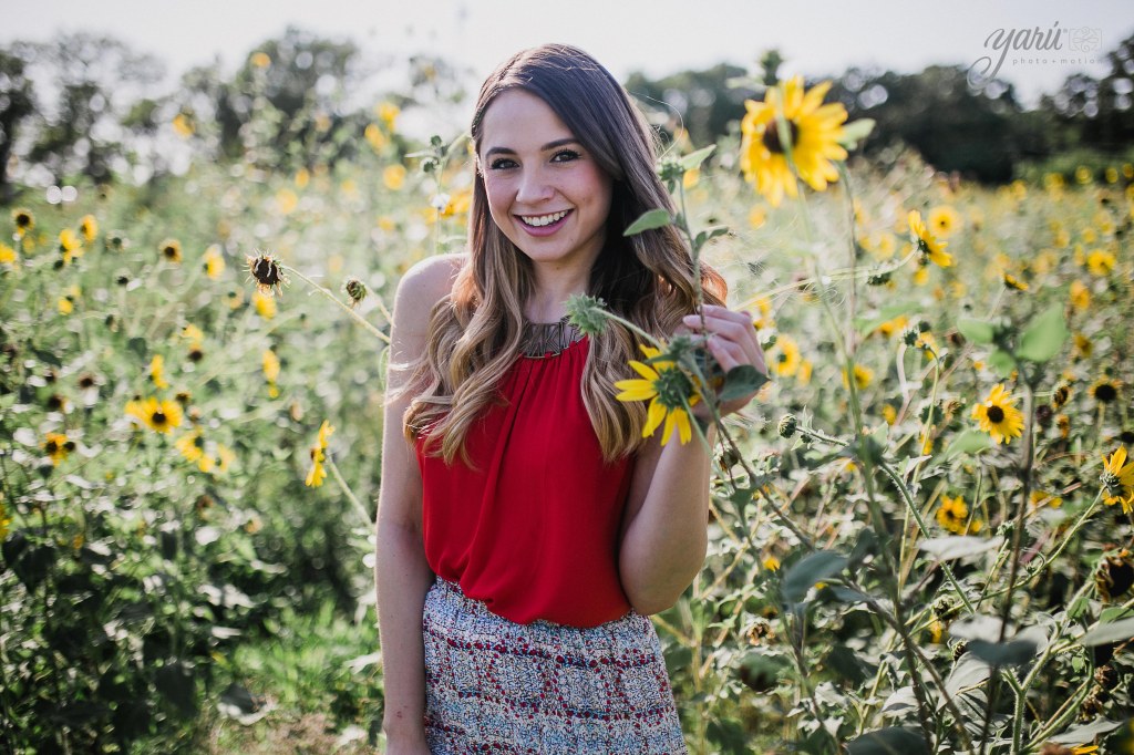 Photoshoot_Jessica_Sunflower_Field_Dallas_Texas_Yaruphotomotion_R-4