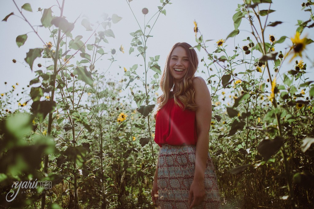 Photoshoot_Jessica_Sunflower_Field_Dallas_Texas_Yaruphotomotion_R-86